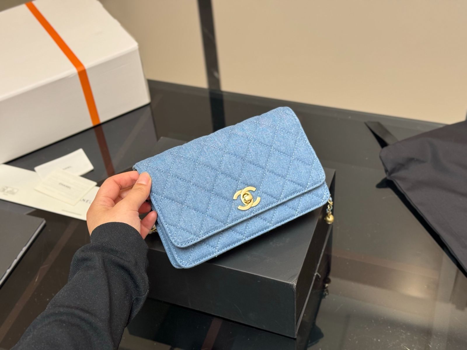 入手困難◆送料込【CHANEL】カードホル ゴールドCCメタル ブルー $_12.JPG?set_id=880000500F