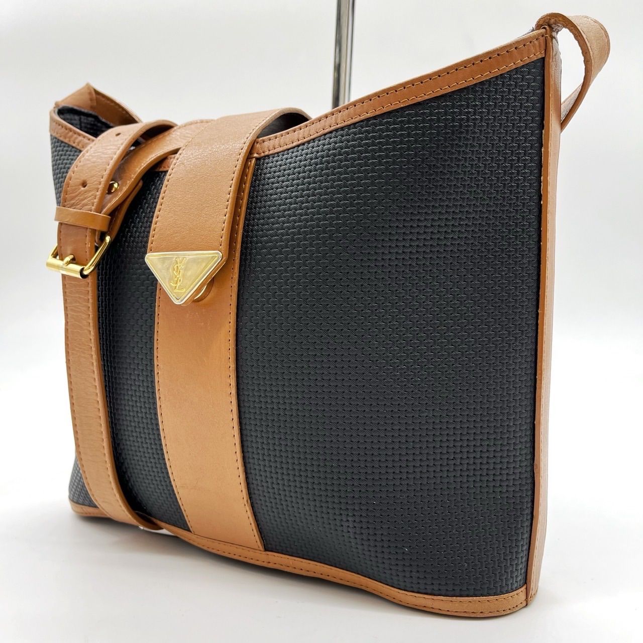YSL ショルダーバッグ ネイビーとブラウン YSL ショルダーバッグ ネイビーとブラウン 【公式通販】