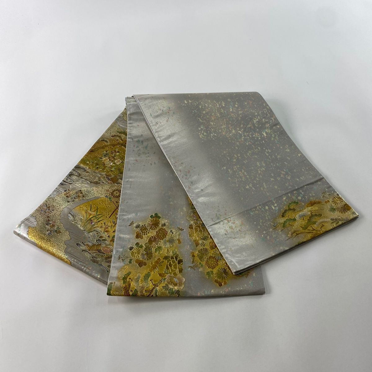 本日限定全品送料無料！ 袋帯 秀品 松 秋草 金銀彩 螺鈿 銀色 お太鼓柄 正絹