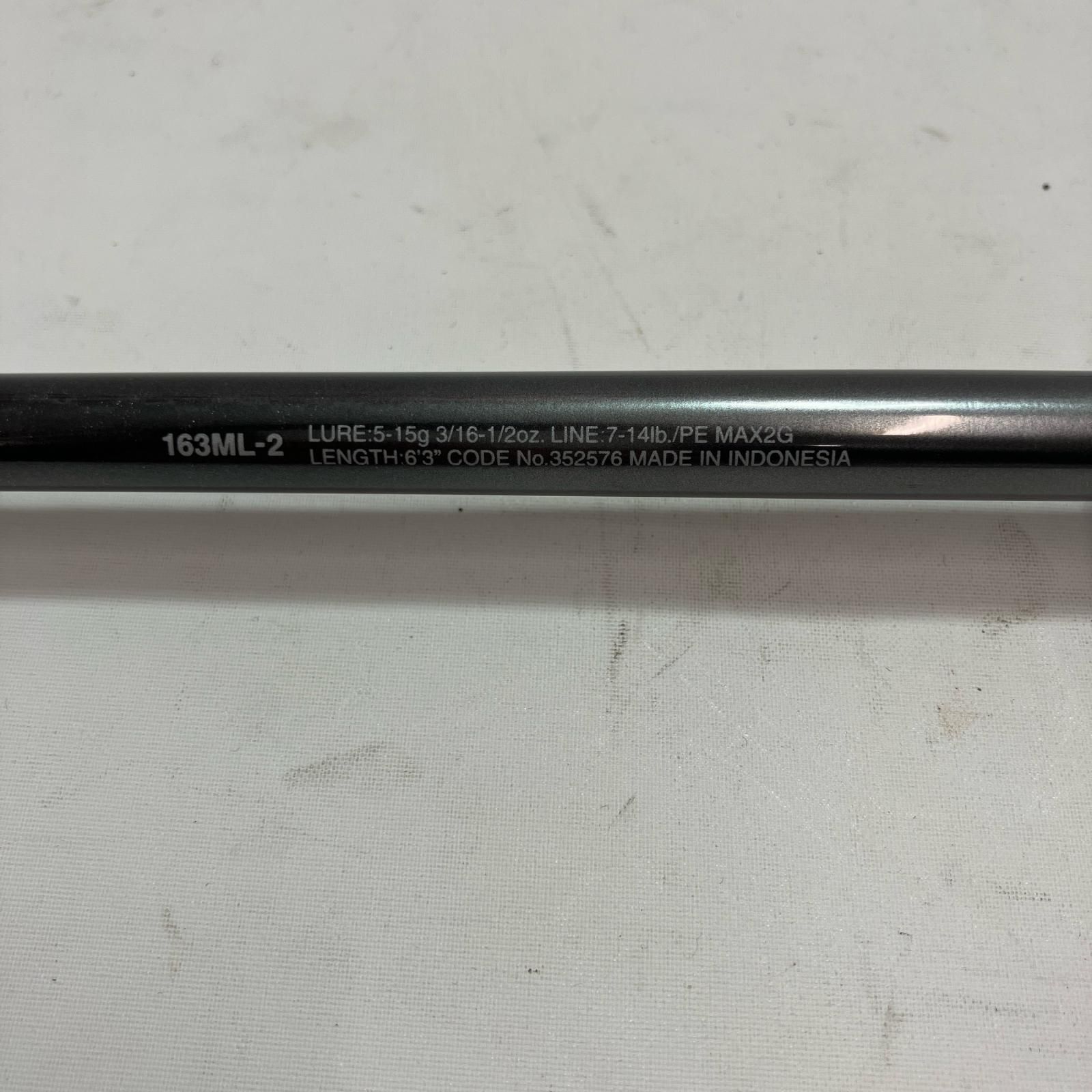 352576