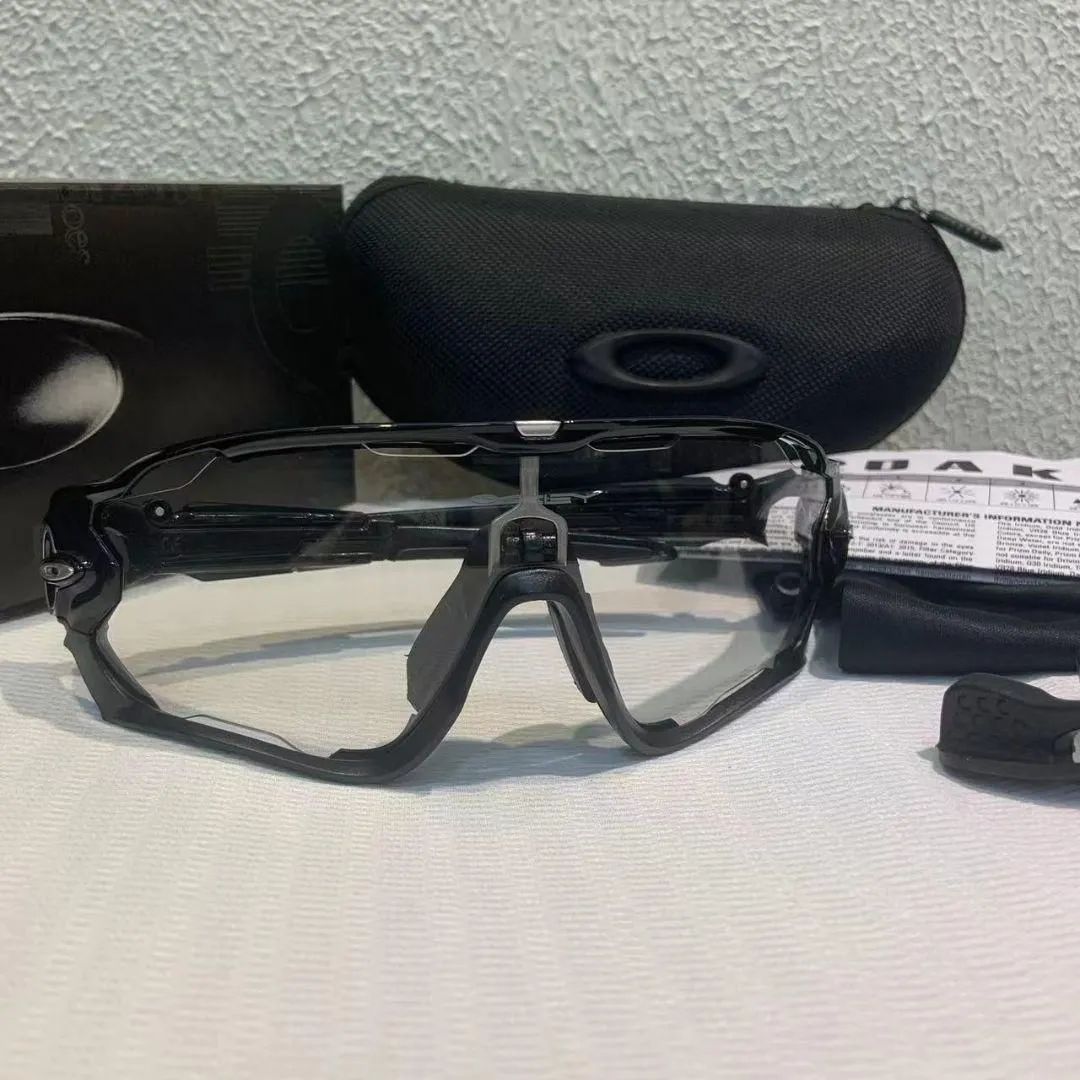 オークリージョウブレイカー調光サングラスロードバイク用