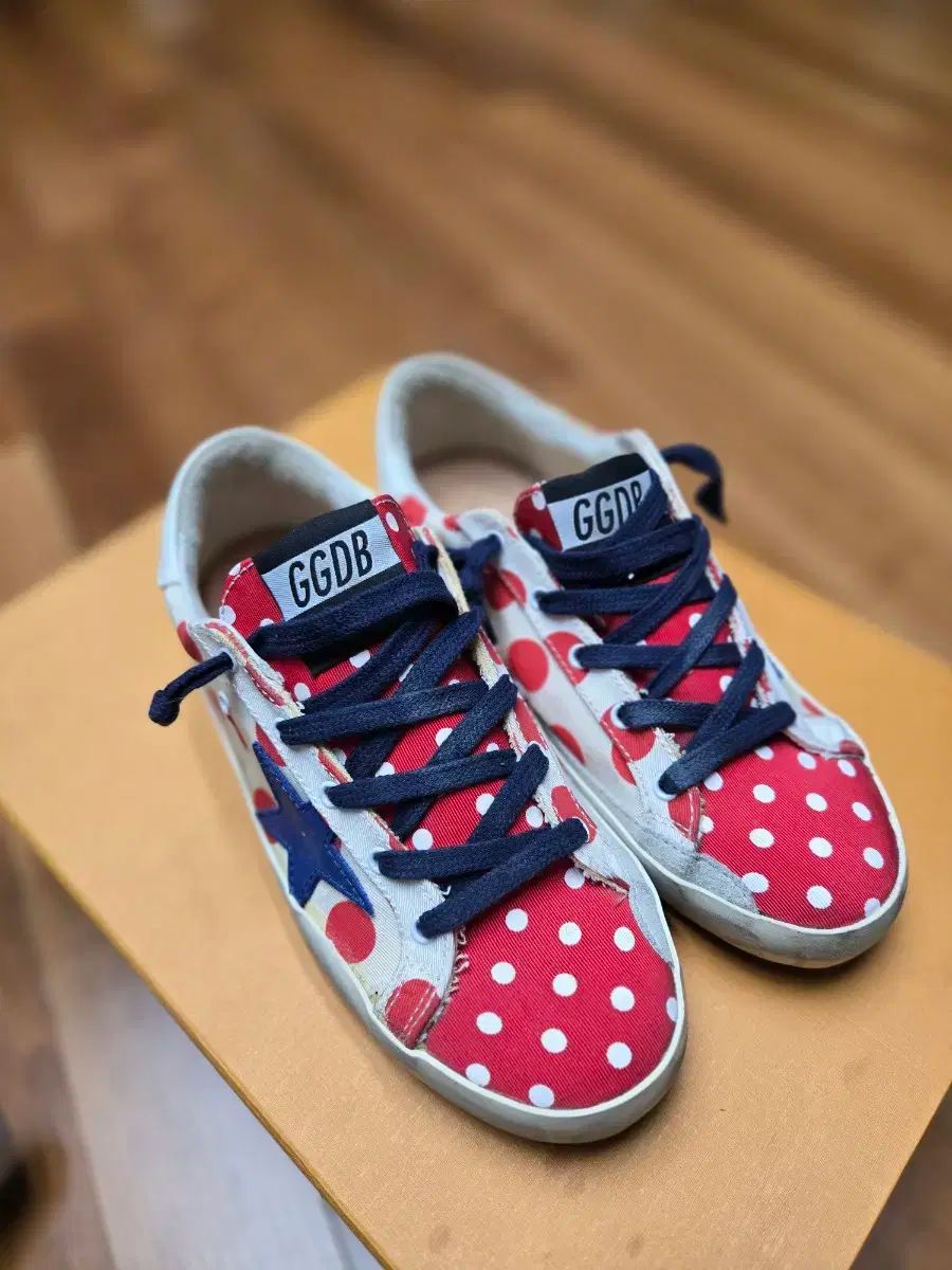 GOLDEN GOOSE ゴールデングース スニーカーズ
