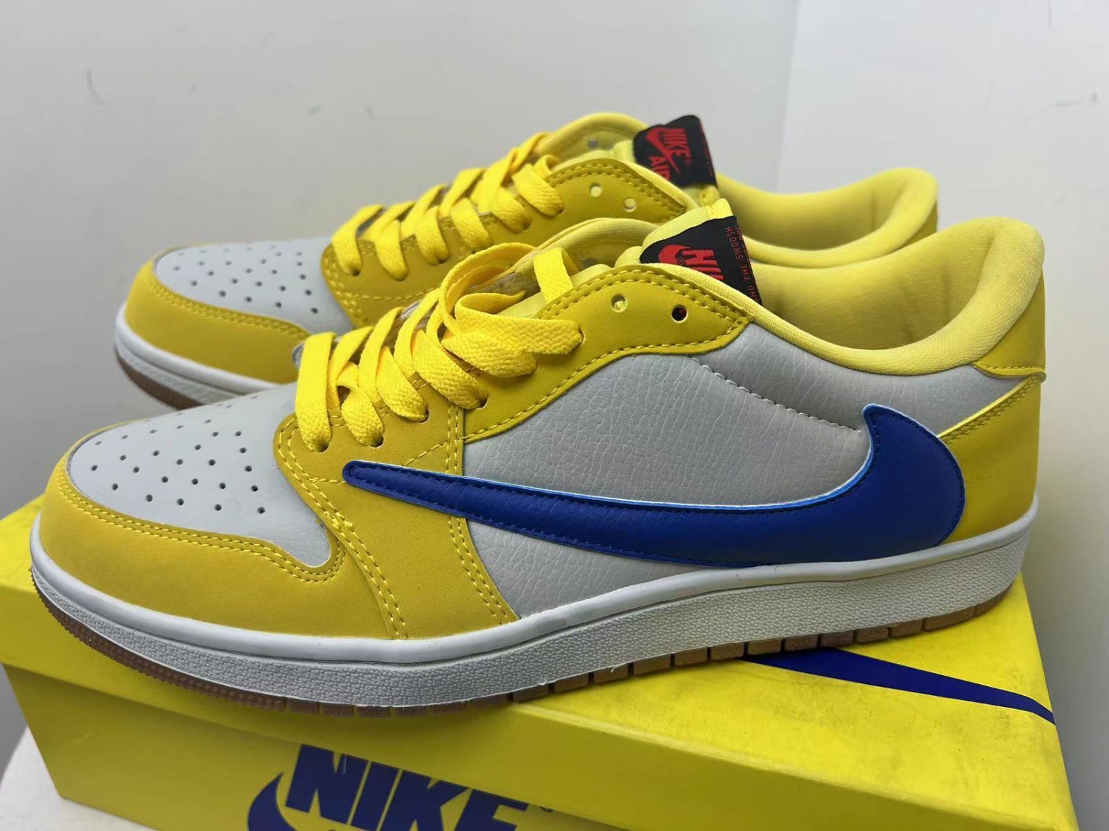 新品未使用ナイキ エア ジョーダン 1 ロー OG トラヴィス スコット カナリー レディース DZ4137-700 サイズ:5-12 Nike Air Jordan 1 Low OG Travis Scott Canary Women'S