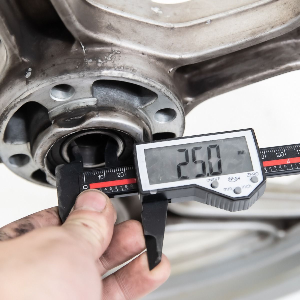 BMW K100RS他 純正 フロントホイール 18×2.50 目視で曲がり無し 36311450816 BRIGHTFACE_UK