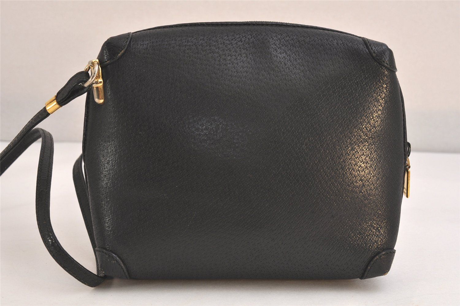 レザー ブラック