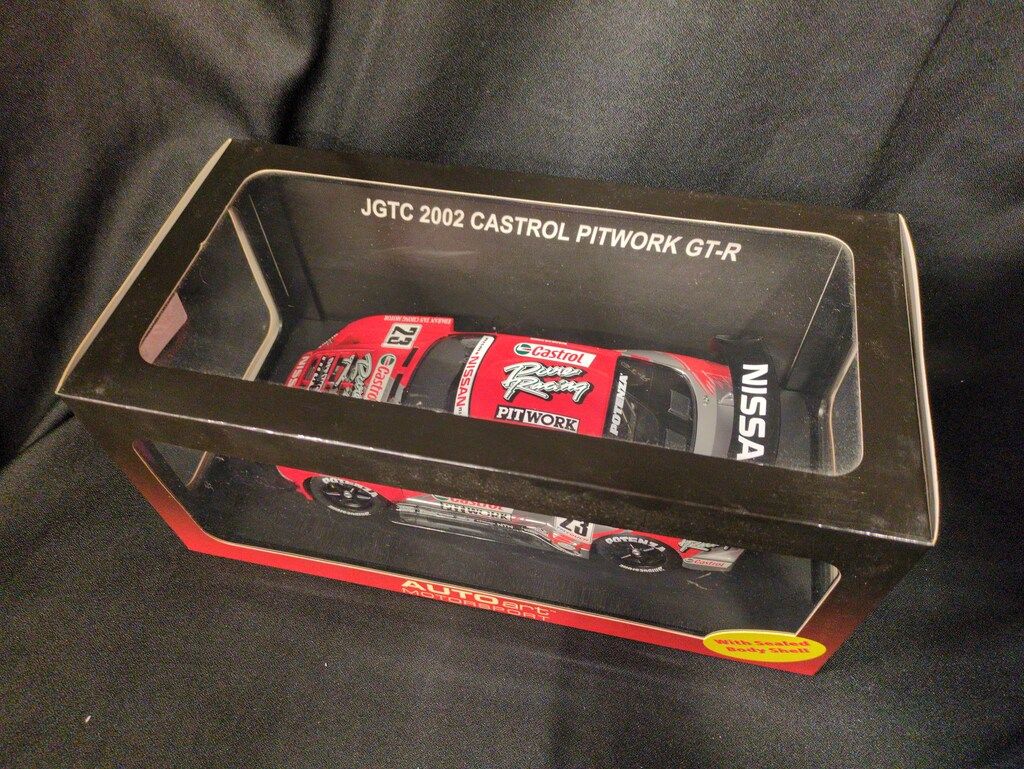 AUTOart 1 18 MOTORSPORT NISSAN SKYLINE R34 GTR JGTC2002 CASTROL PITWORK 23 80278