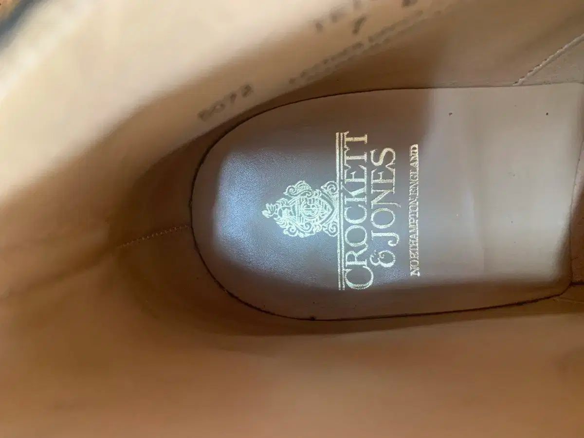 Crockett-Jones クロケット-ジョーンズ