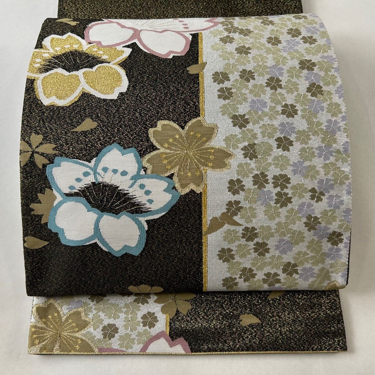 袋帯 名品 落款 四代目上野眞 桜 花弁 金銀糸 黒 お太鼓柄 正絹