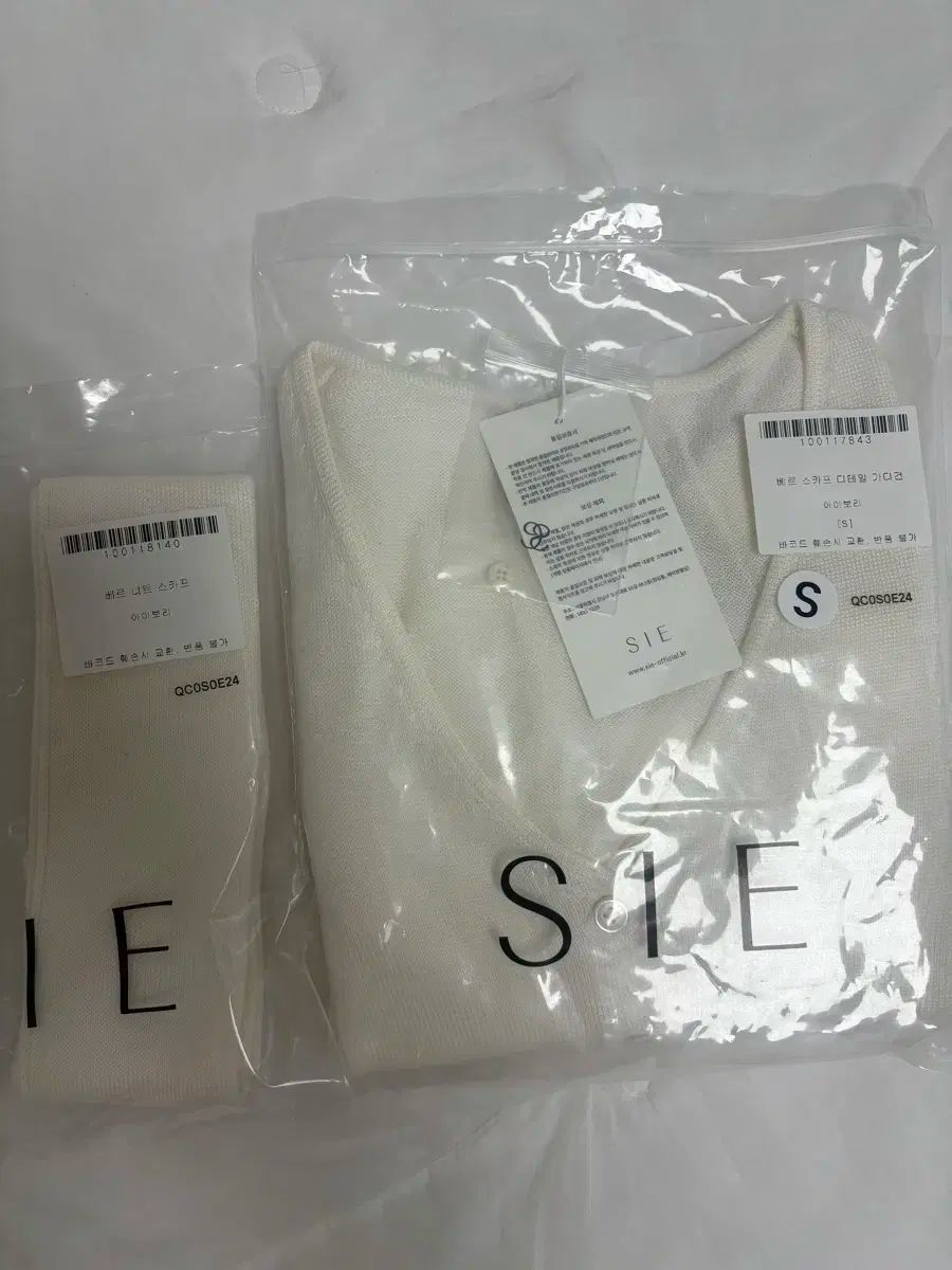 シエsie ベル スカーフ ディテール カーディガン アイボリー s