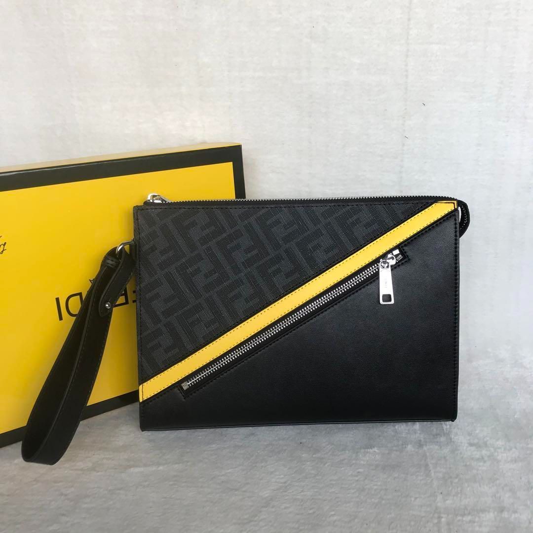 FENDI メンズ フラット スリム クラッチ グレーファブリックバッグ  