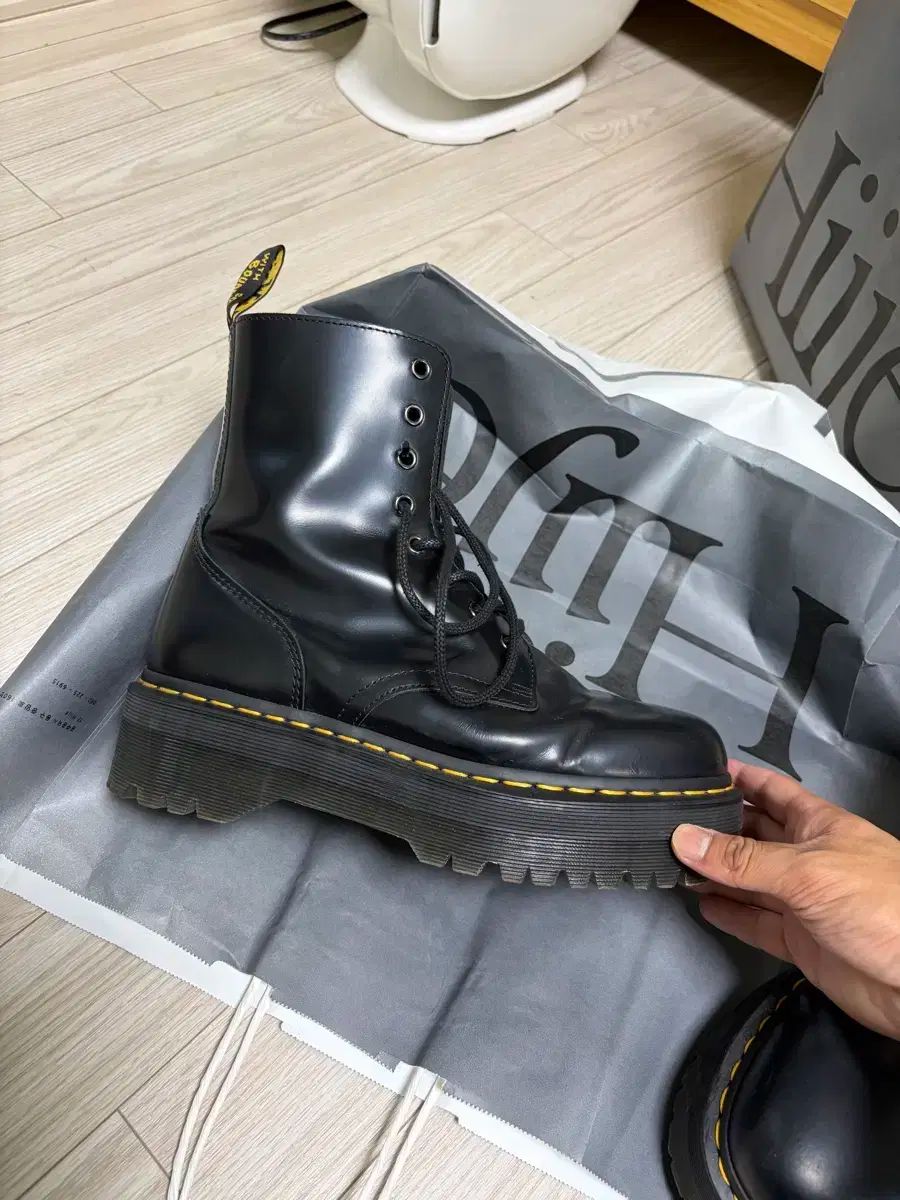 MARTENS ドクターマーチン