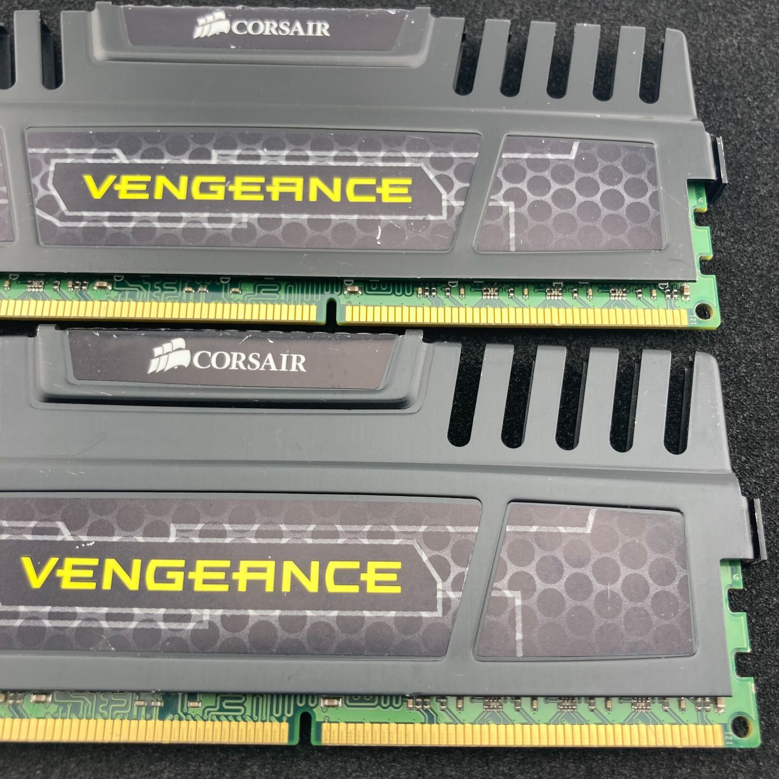 Corsair メモリ 計8GB（4GB×2枚）VENGEANCE DDR3-1600 / PC3-12800