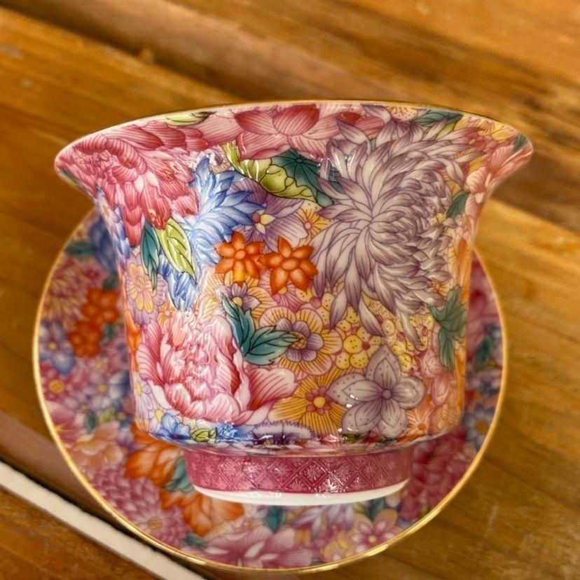 未使用品 景徳鎮琺瑯彩浄土蓮華馬蹄蓋碗 中国美術 湯呑み 茶器 茶杯 煎茶道具 未使用品 景徳鎮琺瑯彩浄土蓮華馬蹄蓋碗 中国美術 湯呑み 茶器