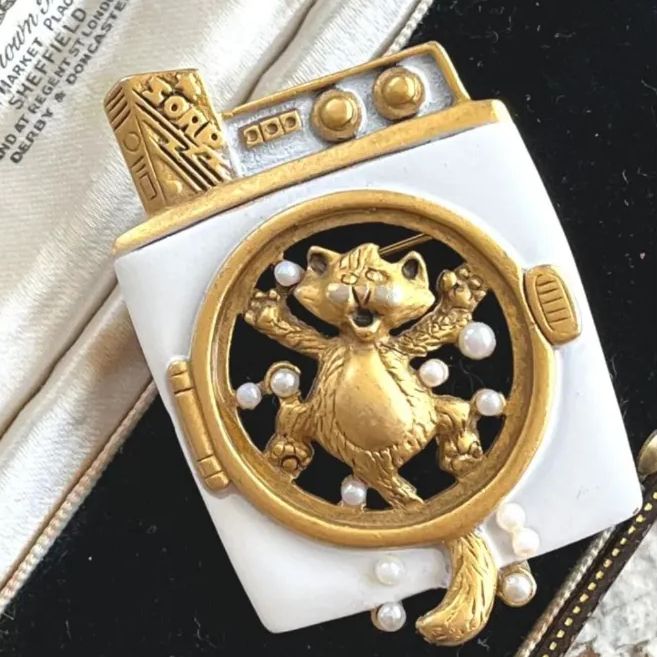 ブローチ】AJC 洗濯機に入ったネコ ユニーク アメリカヴィンテージ 70  