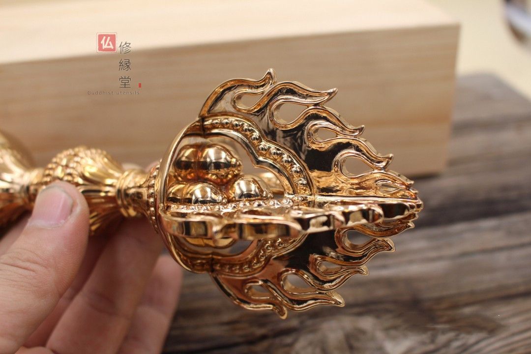 【修縁堂】密教法具 宝篋印塔 仏教美術 弘法大師 真鍮製vajra29cm 修縁堂】密教法具 宝篋印塔 仏教美術 弘法大師 真鍮製vajra29cm