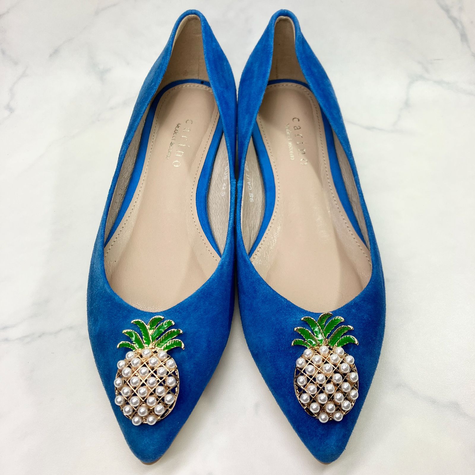 新品 訳あり】カリーノ パイナップルビジュー付フラットシューズ