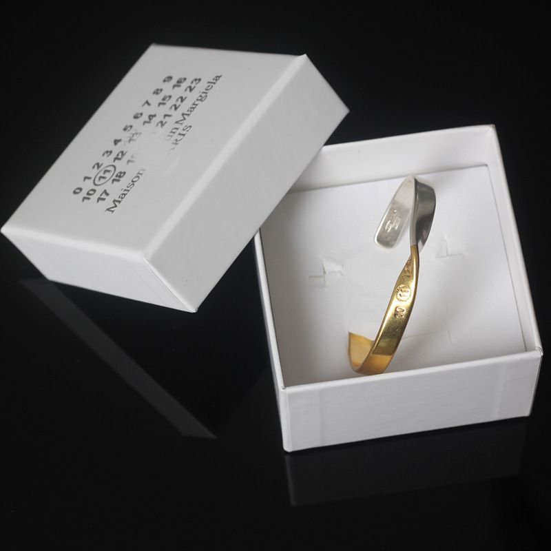 【新品外箱あり】メゾンマルジェラ カフバングル ブレスレット ゴールド 鏡面仕様 Maison Margiela MAISON MARGIELA メゾンマルジェラ バングル