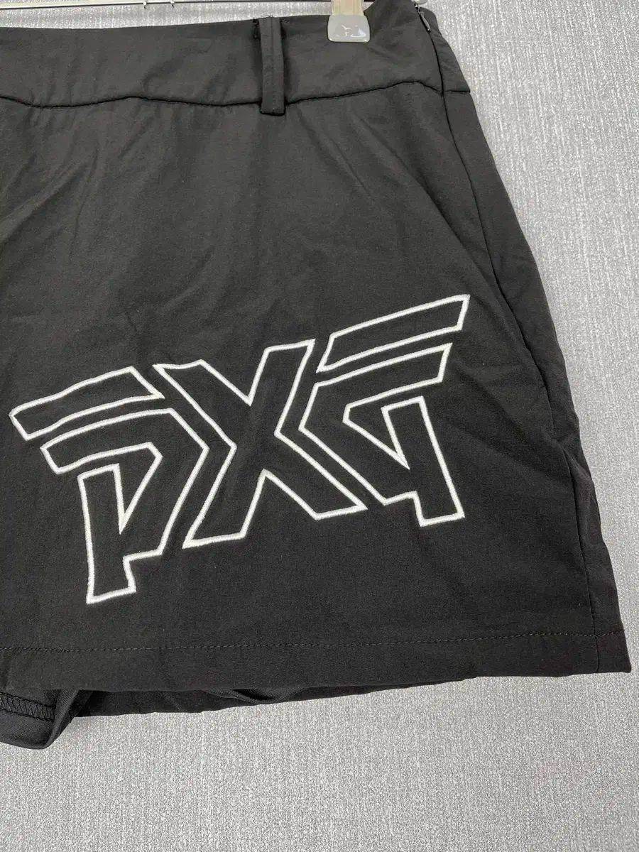 28 ー 29 PXG ブラック ロゴ スカート