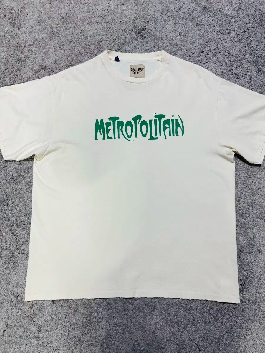送料関税込【GALLERY DEPT.】セルフタイトルTシャツ Gallery Dept. セルフ タイトル Tシャツ - メルカリ