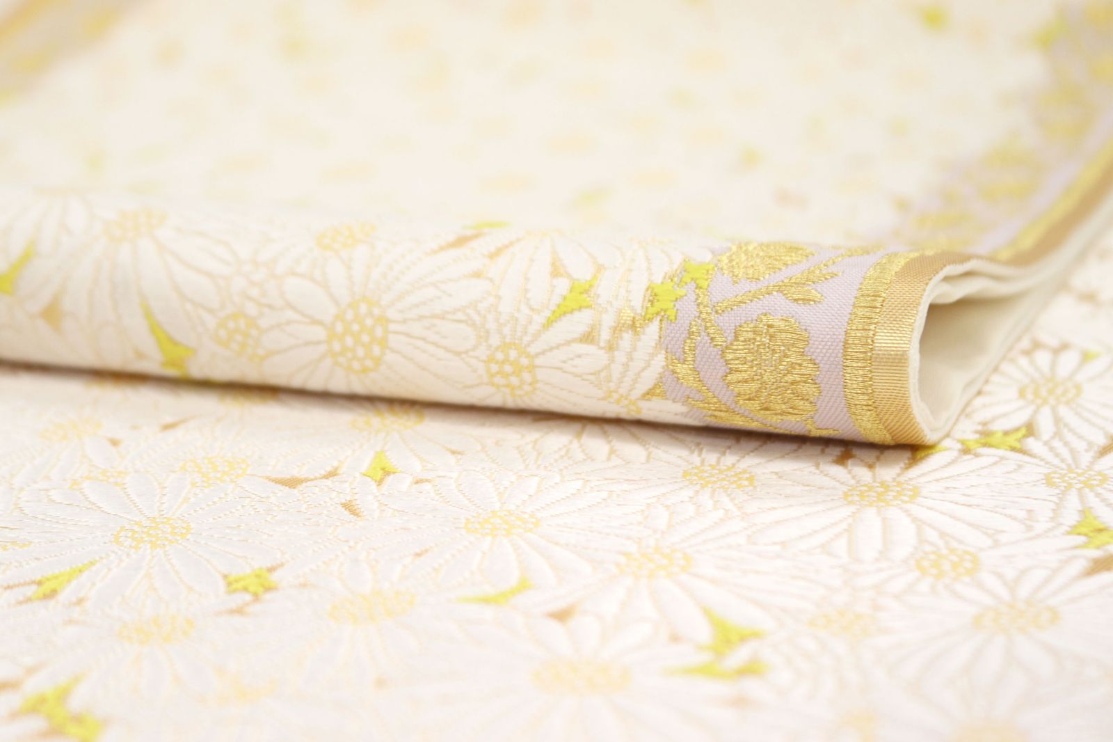 カンナ　山口美術織物　献上春菊紋　六通　唐織 カンナ 山口美術織物 献上春菊紋 六通 唐織 山口美術織物 献上春菊紋