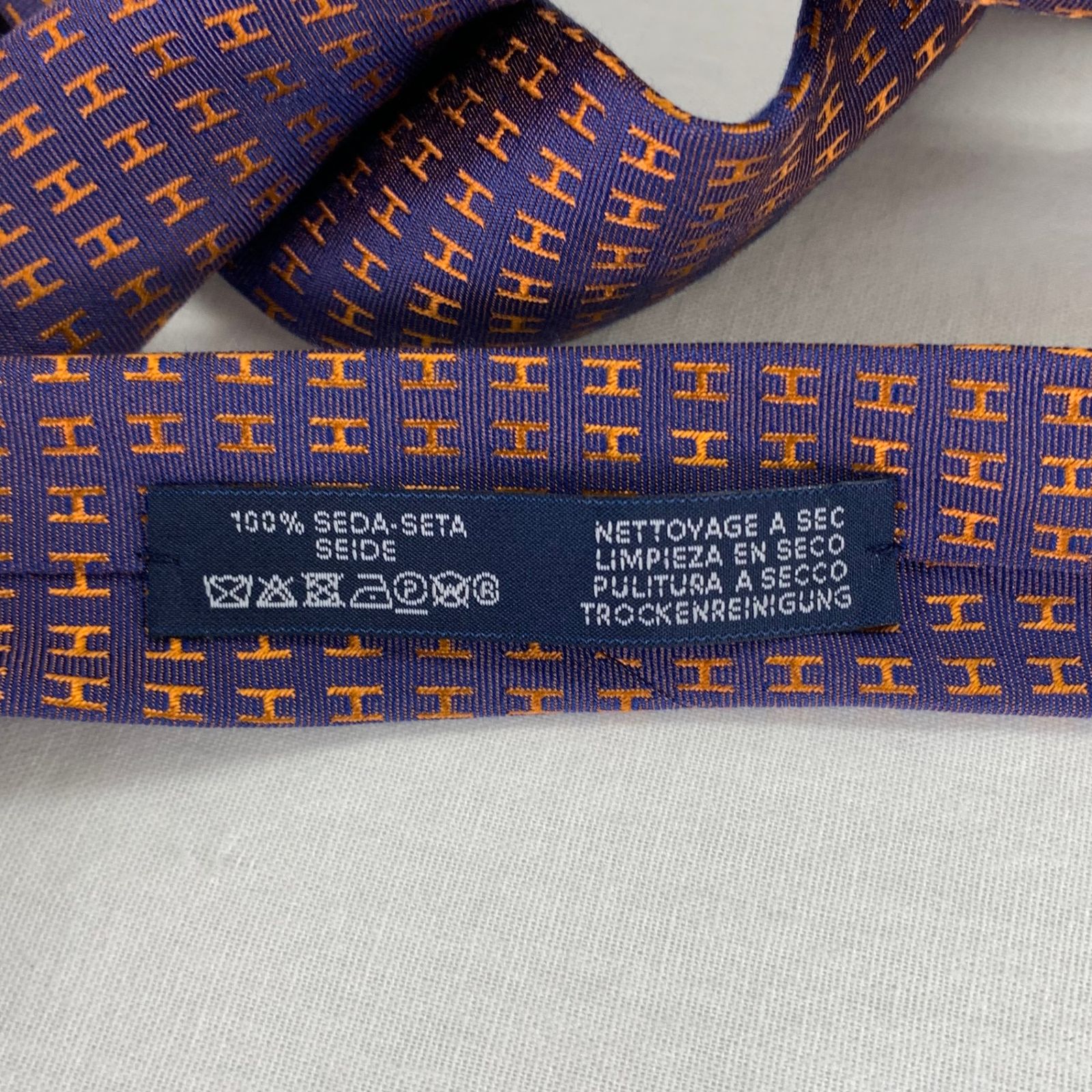 美品　HERMES エルメス　ネクタイ　総柄　Ｈ柄　ファソネ　紫 楽天市場】【アパレル】HERMES エルメス ネクタイ Hロゴ シルク