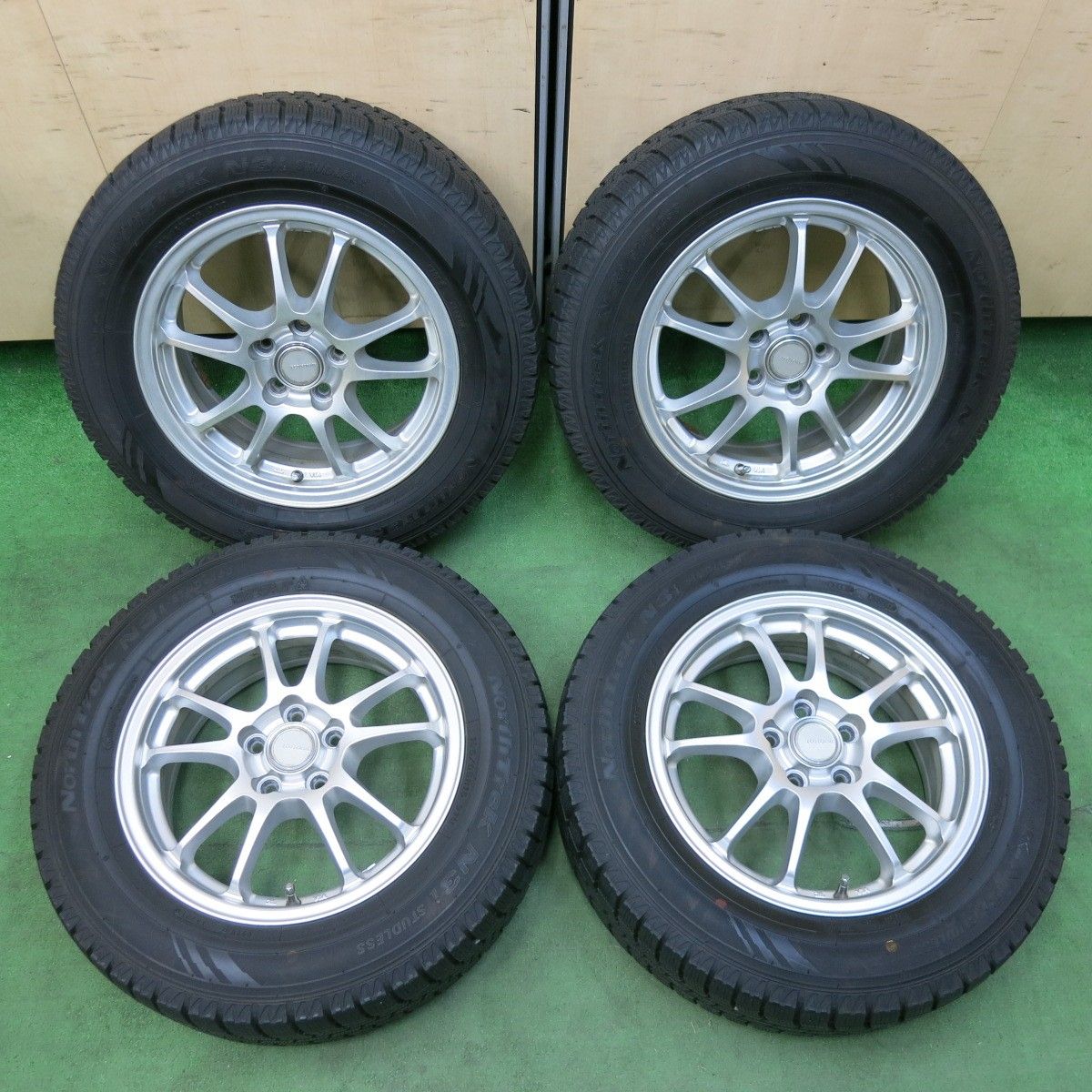 [送料無料] バリ溝！21年！キレイ！9.5分以上プリウス 等 195/65R15 スタッドレス オートバックス ノーストレック N3i ECO FORME エコフォルム 15インチ PCD100/5H4121803SYス