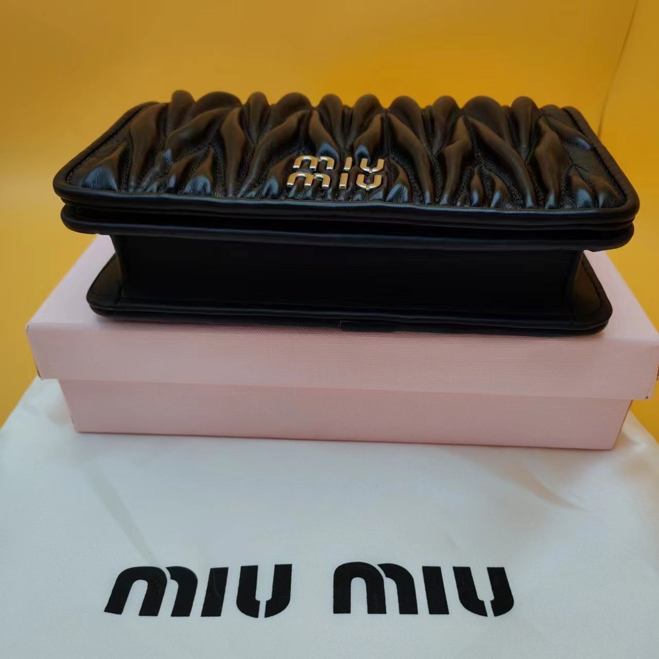 miumiu マトラッセ　クリスタルチェーン　ショルダーバッグ