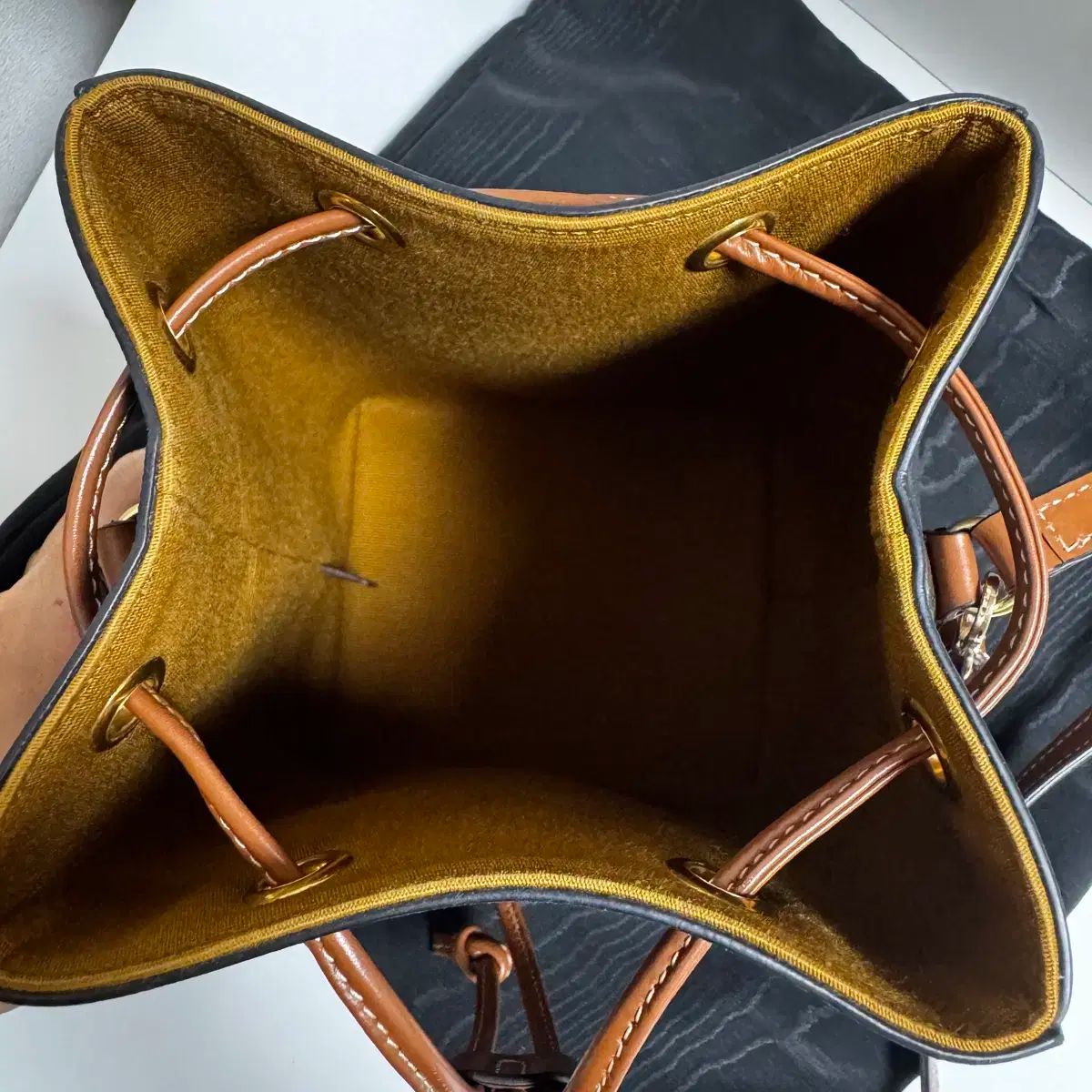 S セリーヌ トリオンフ マイクロ セーラー バケットバッグ