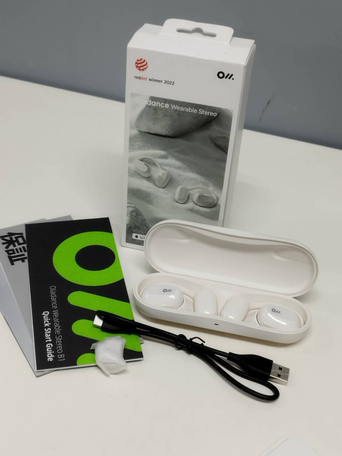 美品】oladance Wearable Stereo ワイヤレスイヤホン OLA02