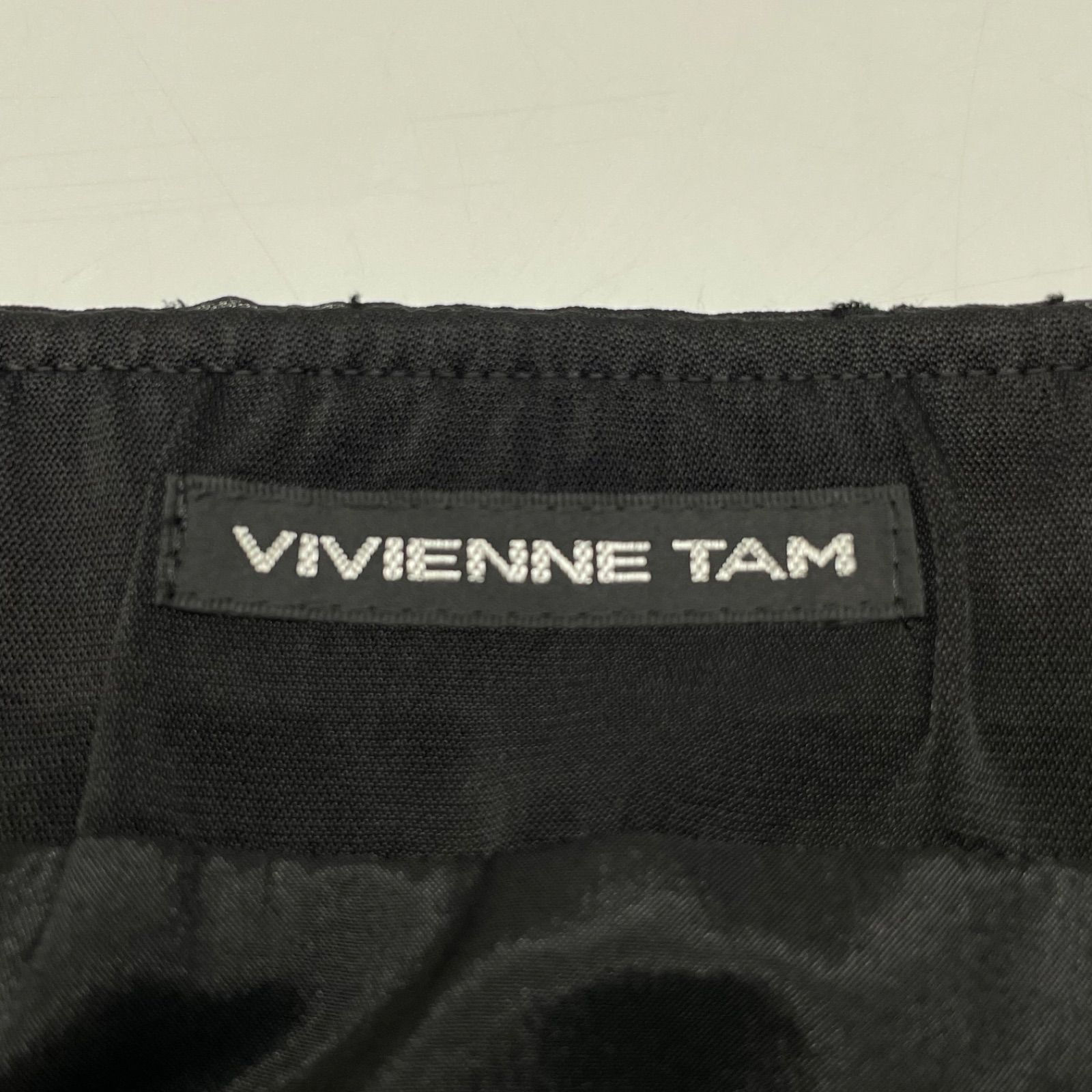 ♡VIVIENNE TAM 膝丈スカート　ドラゴン柄　総柄　サイズ1 ♡VIVIENNE TAM 膝丈スカート ドラゴン柄 総柄 サイズ1