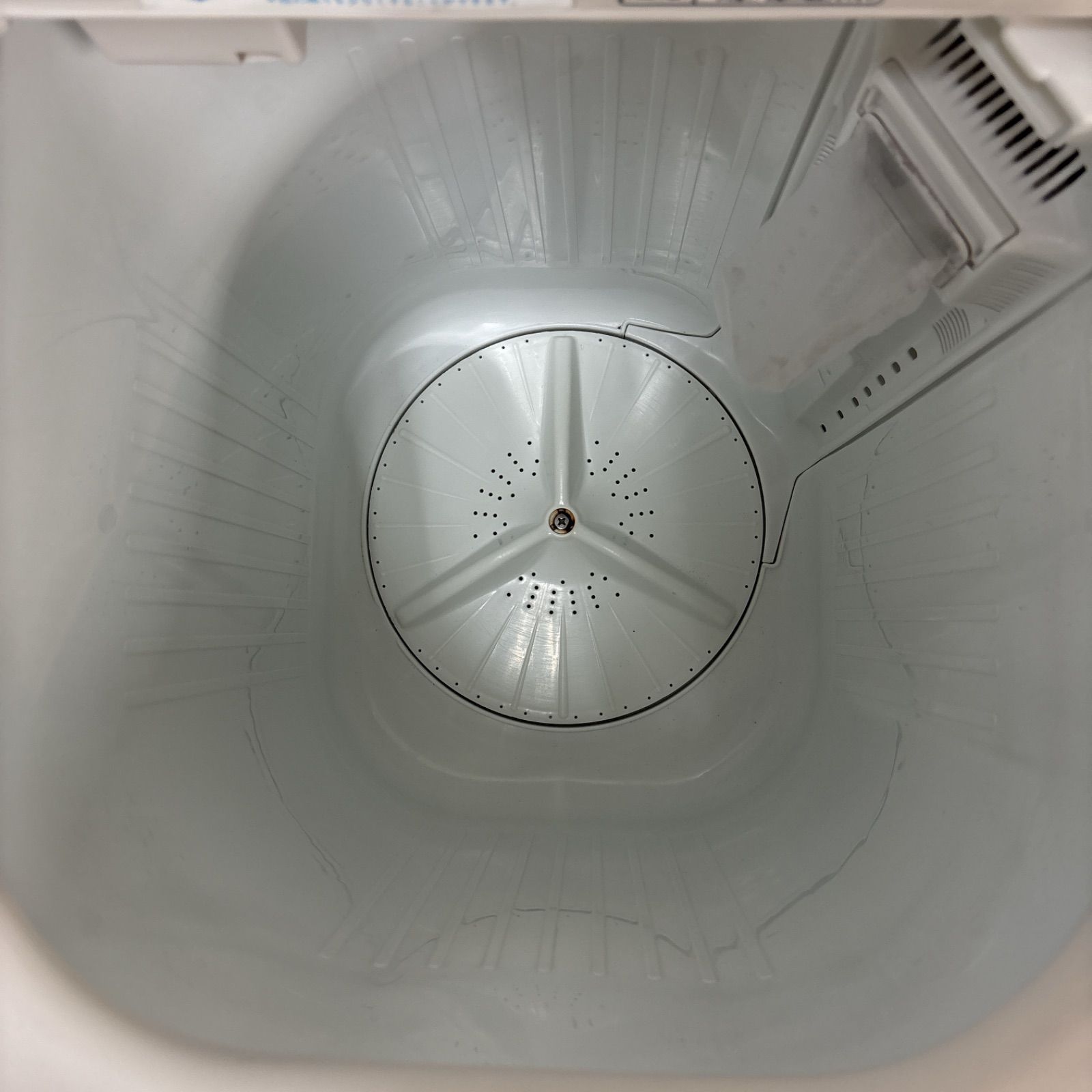 I737