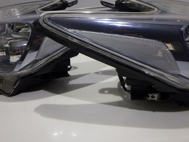 プリウス ヘッドライト 左右 LED ZVW30 前期 47-30 ニ