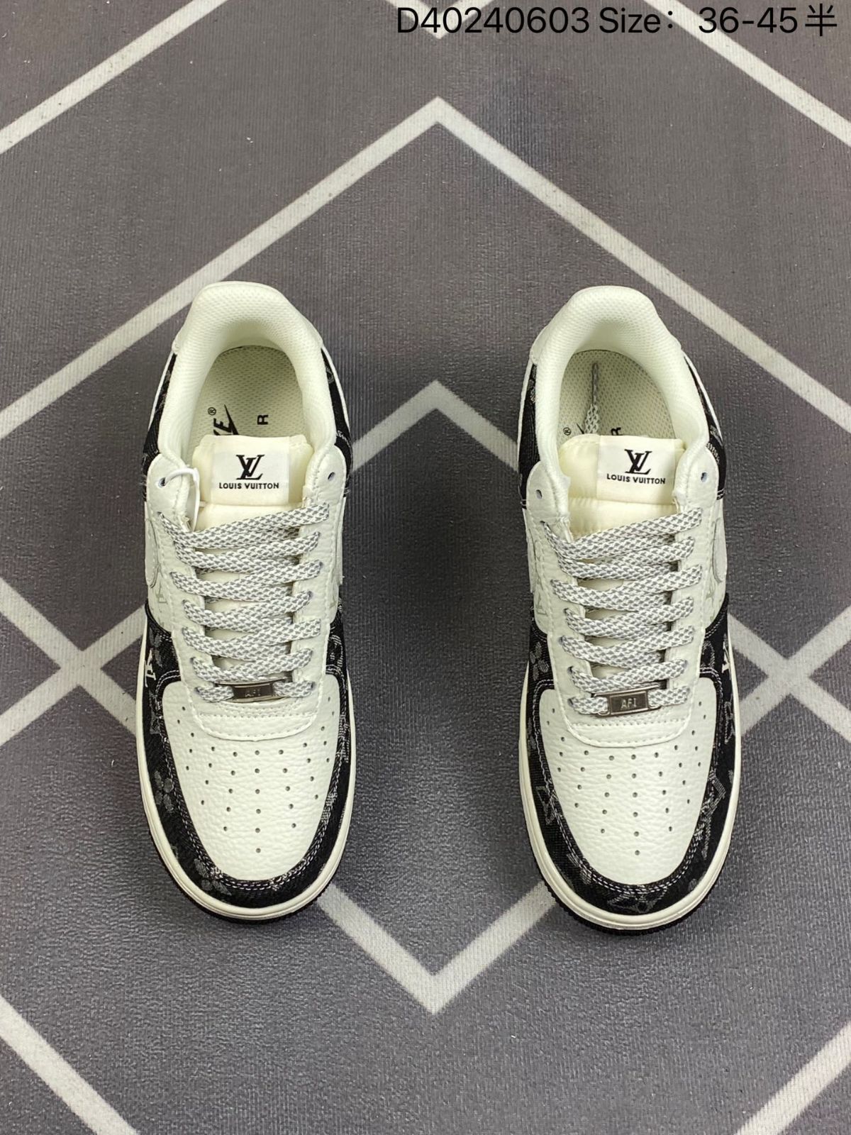 ナイキ スニーカー Nike Air Force 1 07 Low Monogram DD8686-100 男女兼用 並行輸入品