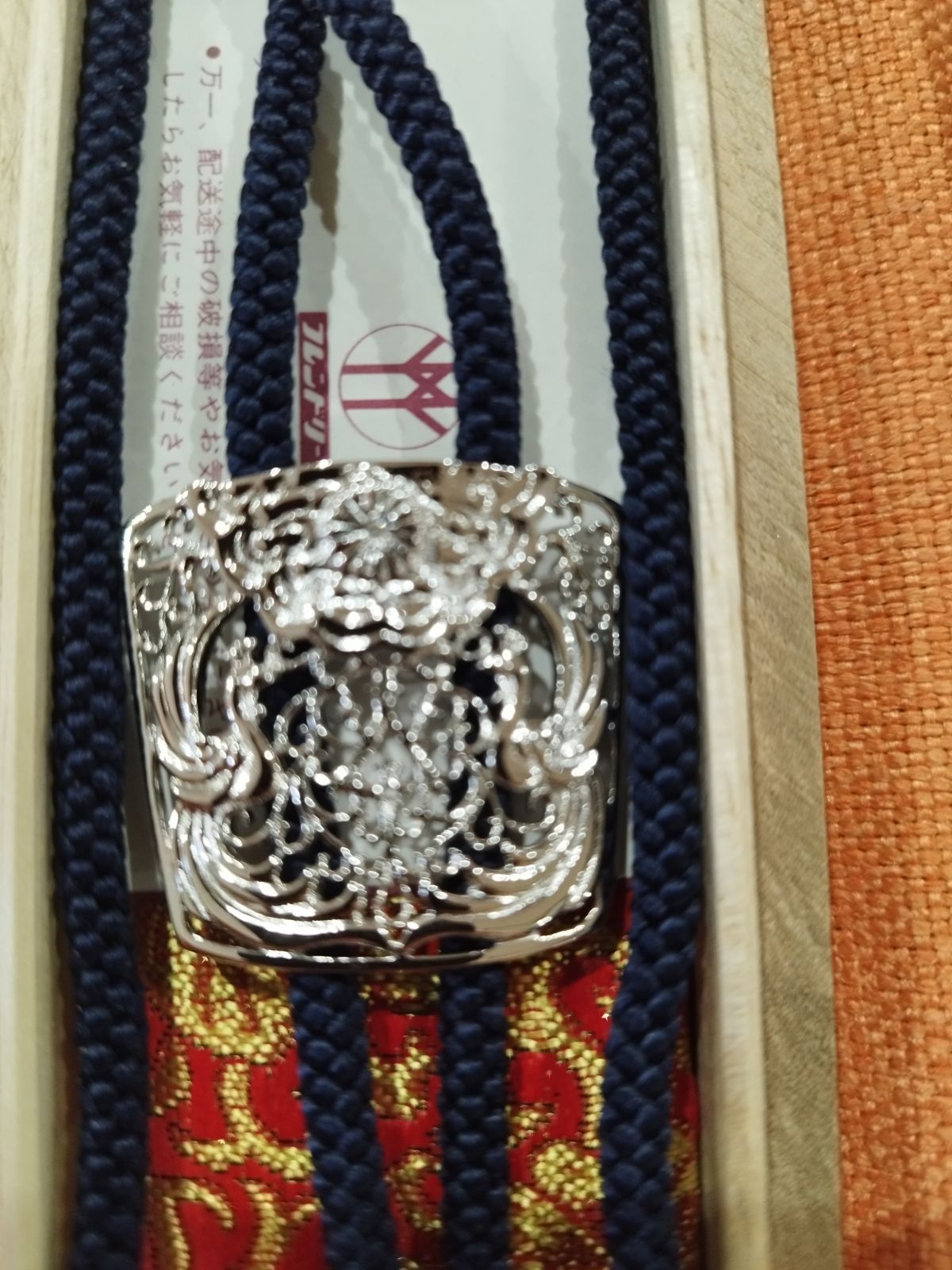 天皇陛下 傘寿奉祝記念／美品】純銀SV925・ダイヤ0.01ct ループタイ 