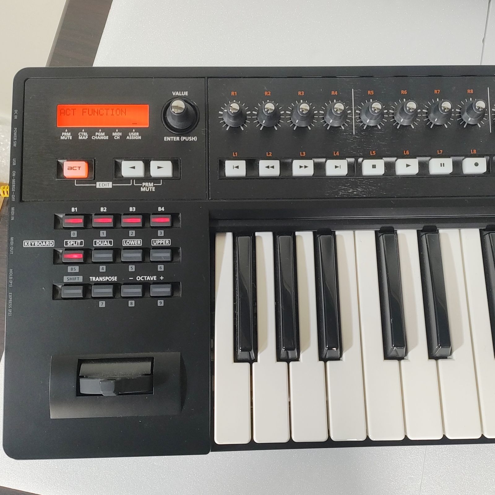 ROLAND MIDIキーボード A300PRO Roland MIDIキーボードコントローラー