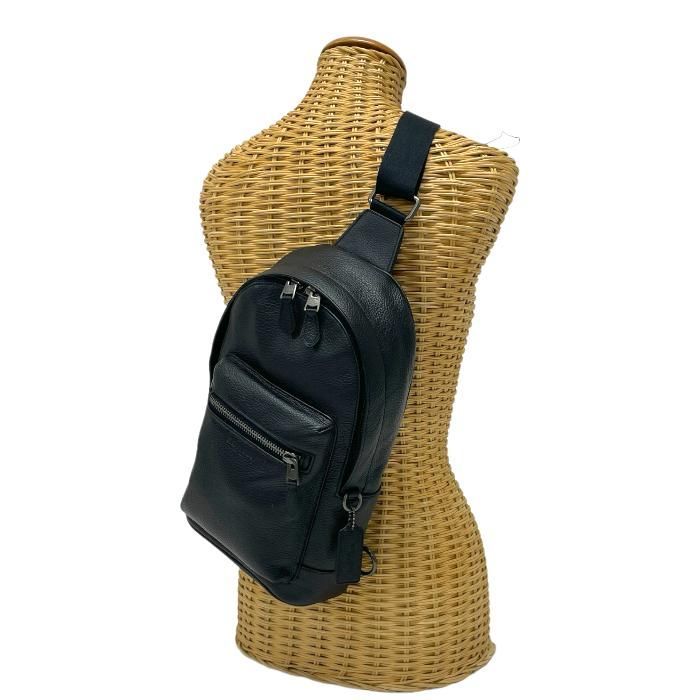 美品✨ コーチ ボディバッグ スリングバッグ シボ革 ブラック ロゴ 斜め掛け コーチ ボディバッグ ブラック メンズ 斜め掛け&ボディバッグ