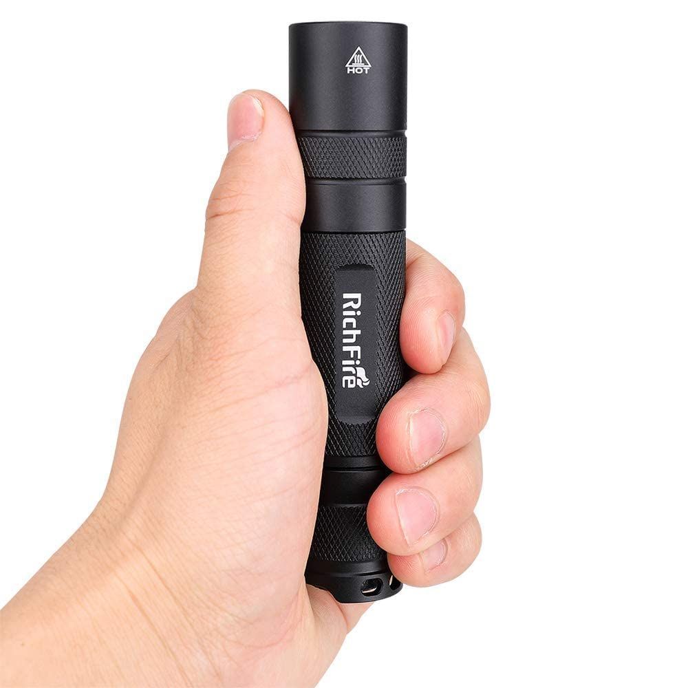 特売】RichFire 5W 紫外線 フラッシュライト 日亜化学のランプの懐中