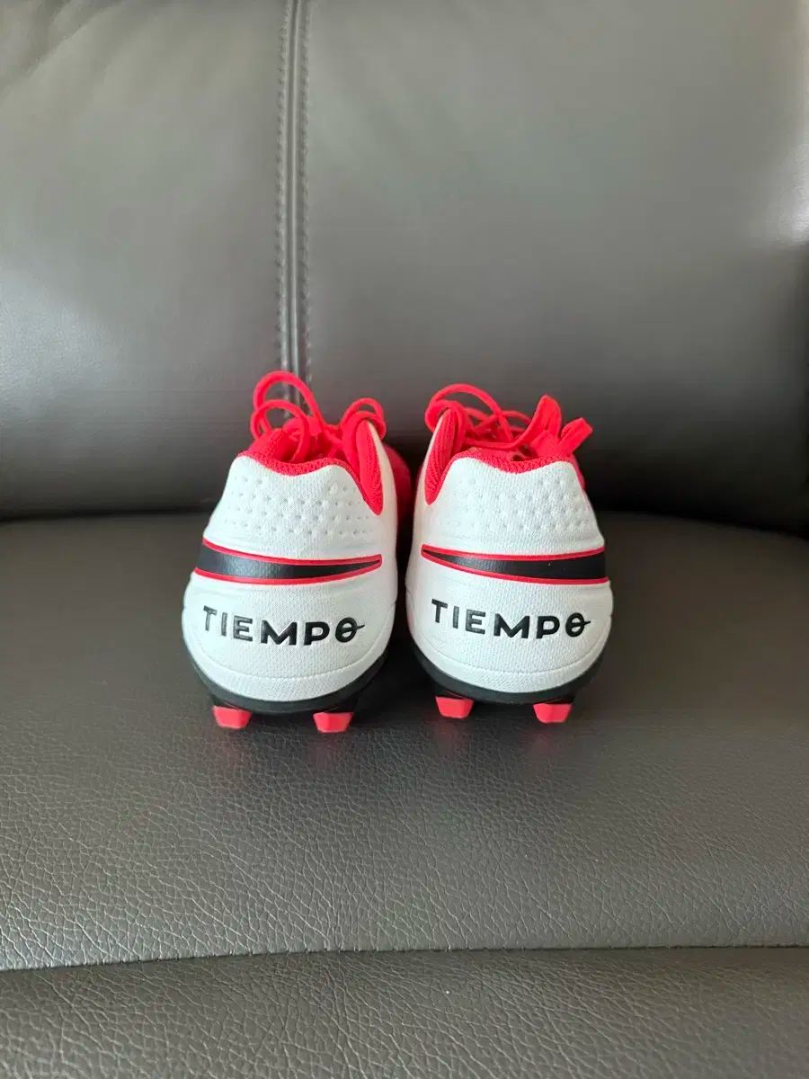 joma / TOP FLEX 2476 IN (24) W杯限定カラー Futsal shoes Top Flex 24 indoor white red | JOMA®