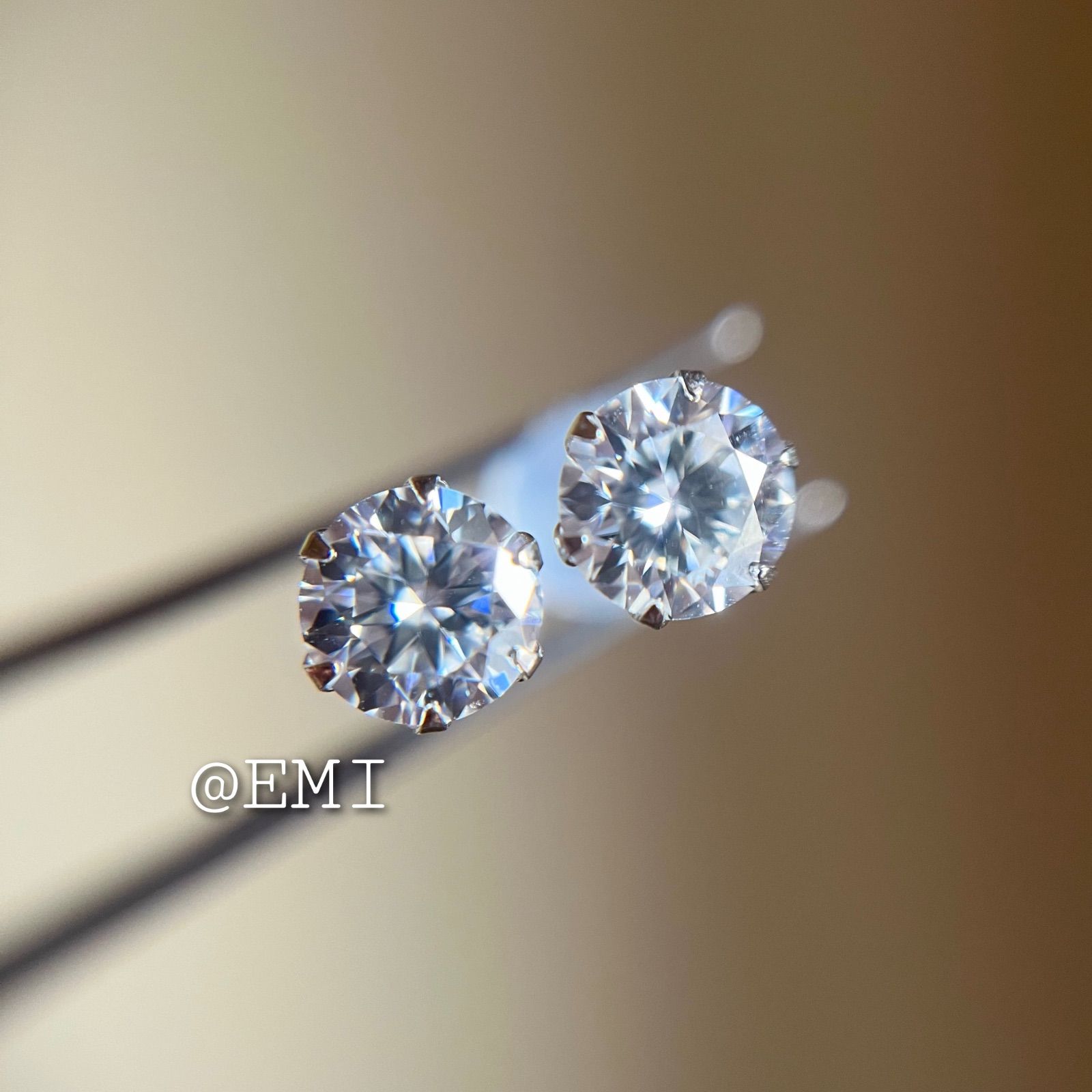 Pt900 モアッサナイトダイヤモンド　H&C　0.90ctピアスDIAMOND Pt900 モアッサナイトダイヤモンド H&C 0.90カラット ピアス DIAMOND