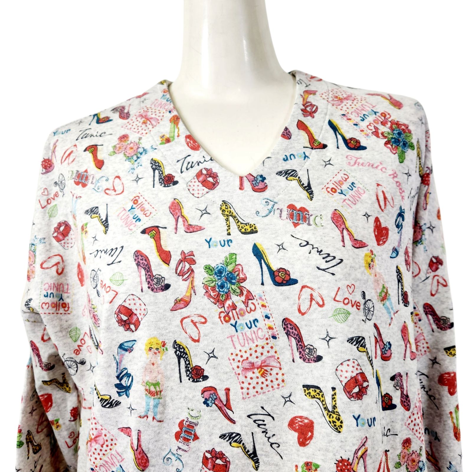 春物入荷！！ 鴨居羊子 TUNIC チュニック 60カタブクロ素材 Vネック
