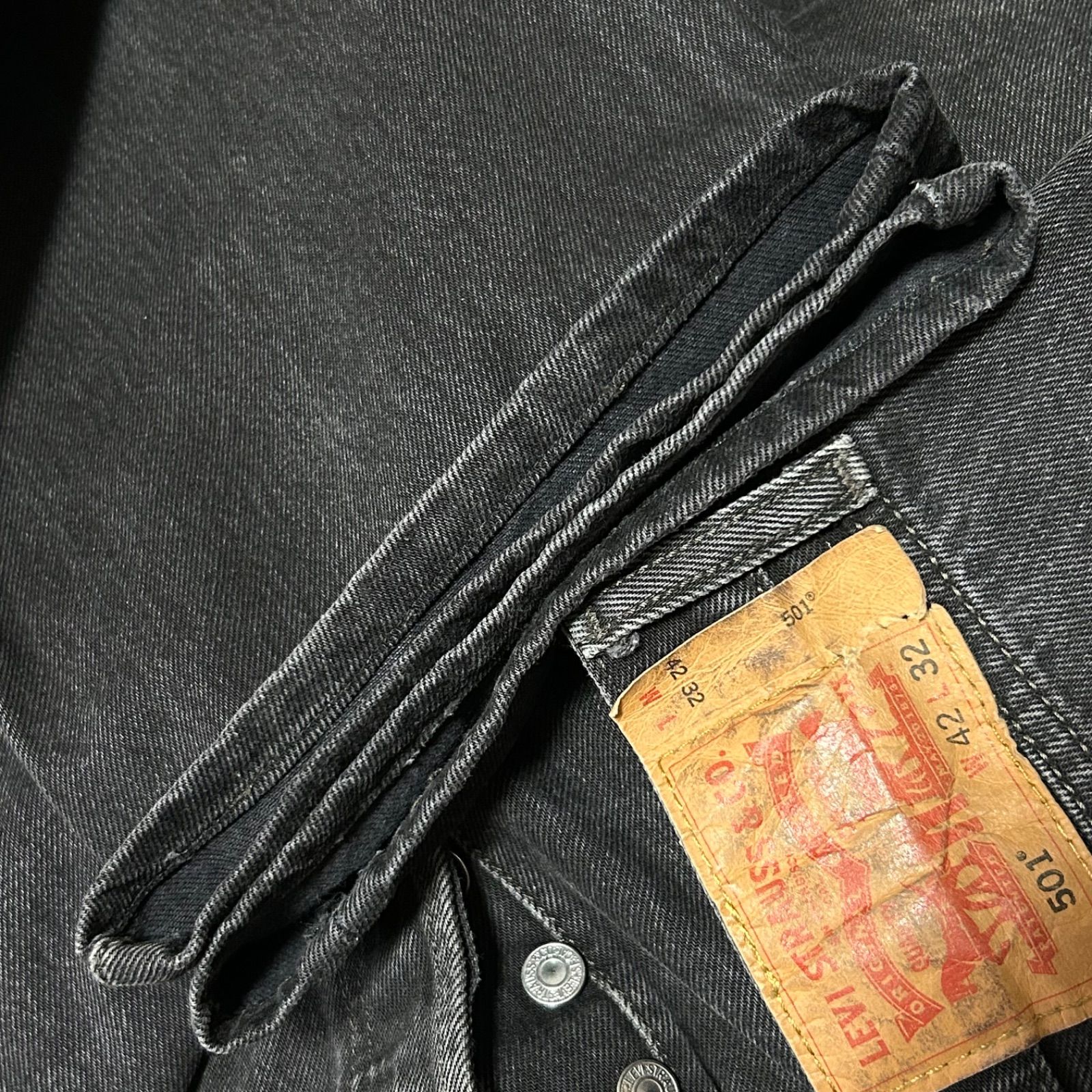 リーバイス501ブラックデニムパンツLEVI’S弱ヒゲw42大きいサイズバギーパッチロゴ 太ワイドストレート黒USAアメリカ古着