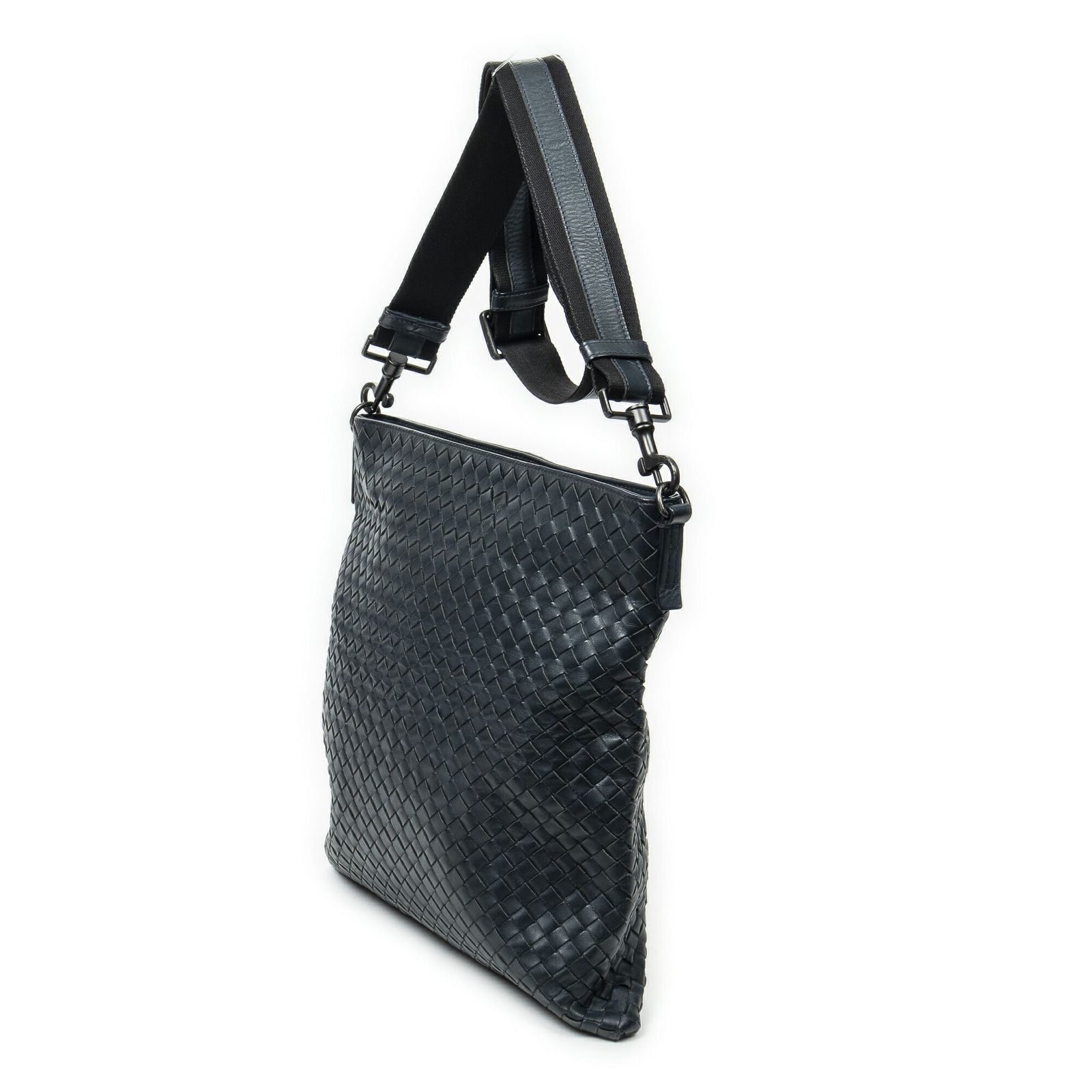 BOTTEGA VENETA ボッテガヴェネタラージフラットメッセンジャーネイビー 黒イントレチャートレザーA