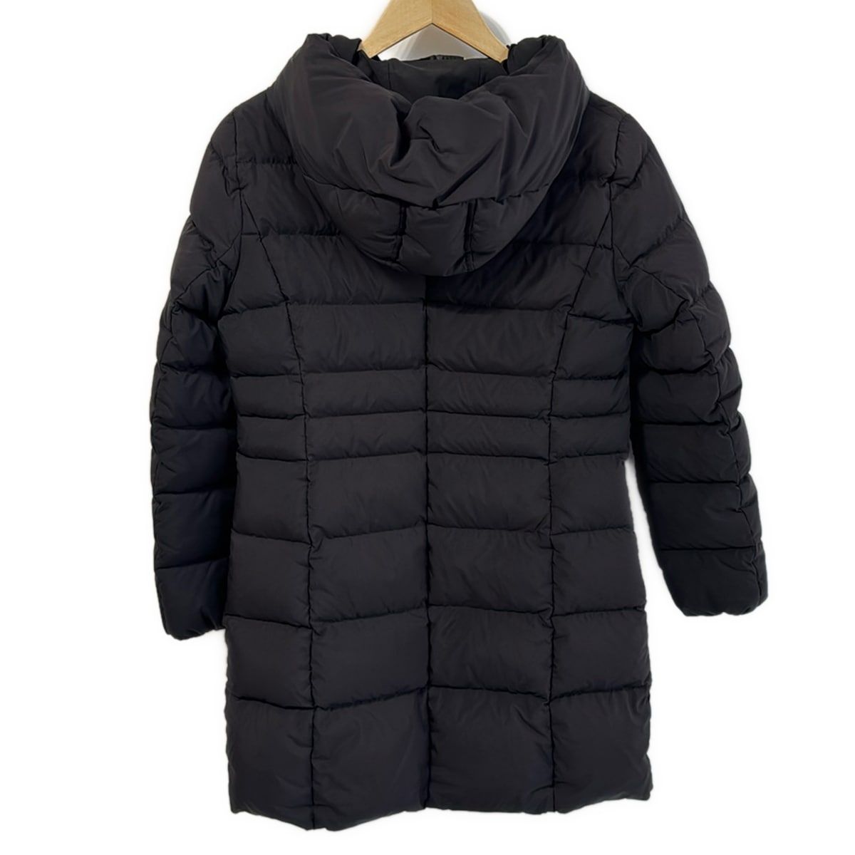 INDIVI インディビ ダウンコート サイズ38 M レディース - 黒 長袖 ジップアップ 冬