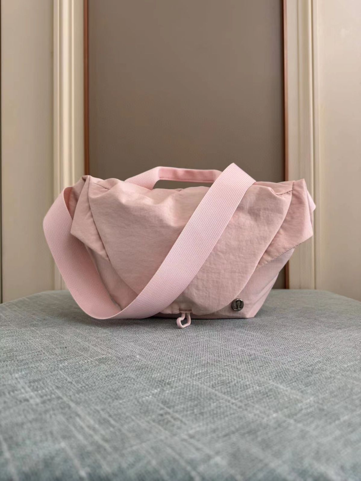 全新品】lululemon 2024 ルルレモン Curved Crossbody ボディバッグ ショルダーバッグ 3L 男女兼用 軽量 収納 運動  - メルカリ