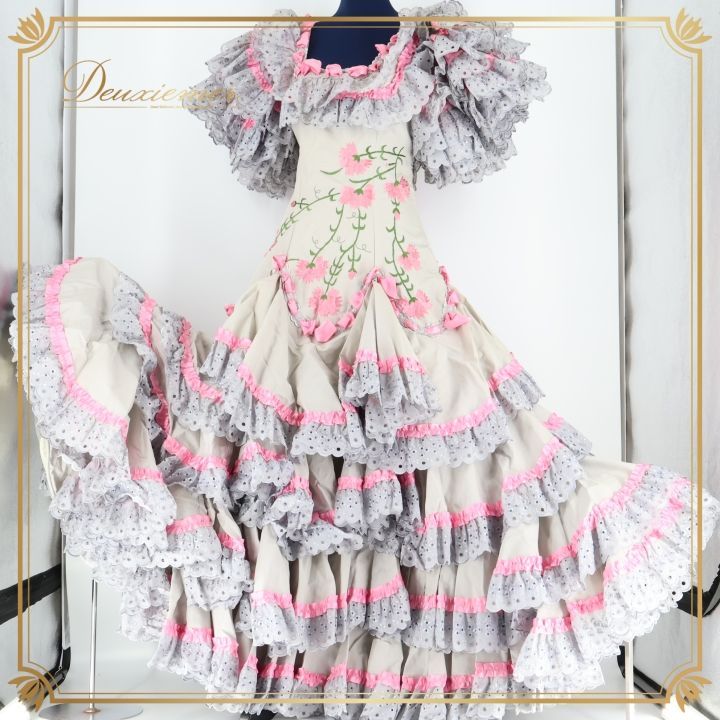 フラメンコ 衣装 ワンピース ドレス ピンク ボランテ フリル レース リボン スペイン製 ボリューム かわいい 刺繍 ダンス 発表会 パーティ グレイ系 おしゃれ エレガント 衣装 かわいいイベント 舞台衣装