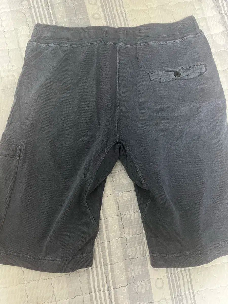 美品⭐︎本物⭐︎ストーンアイランド　ハーフパンツ　白　w32 stoneisland26-02.jpg