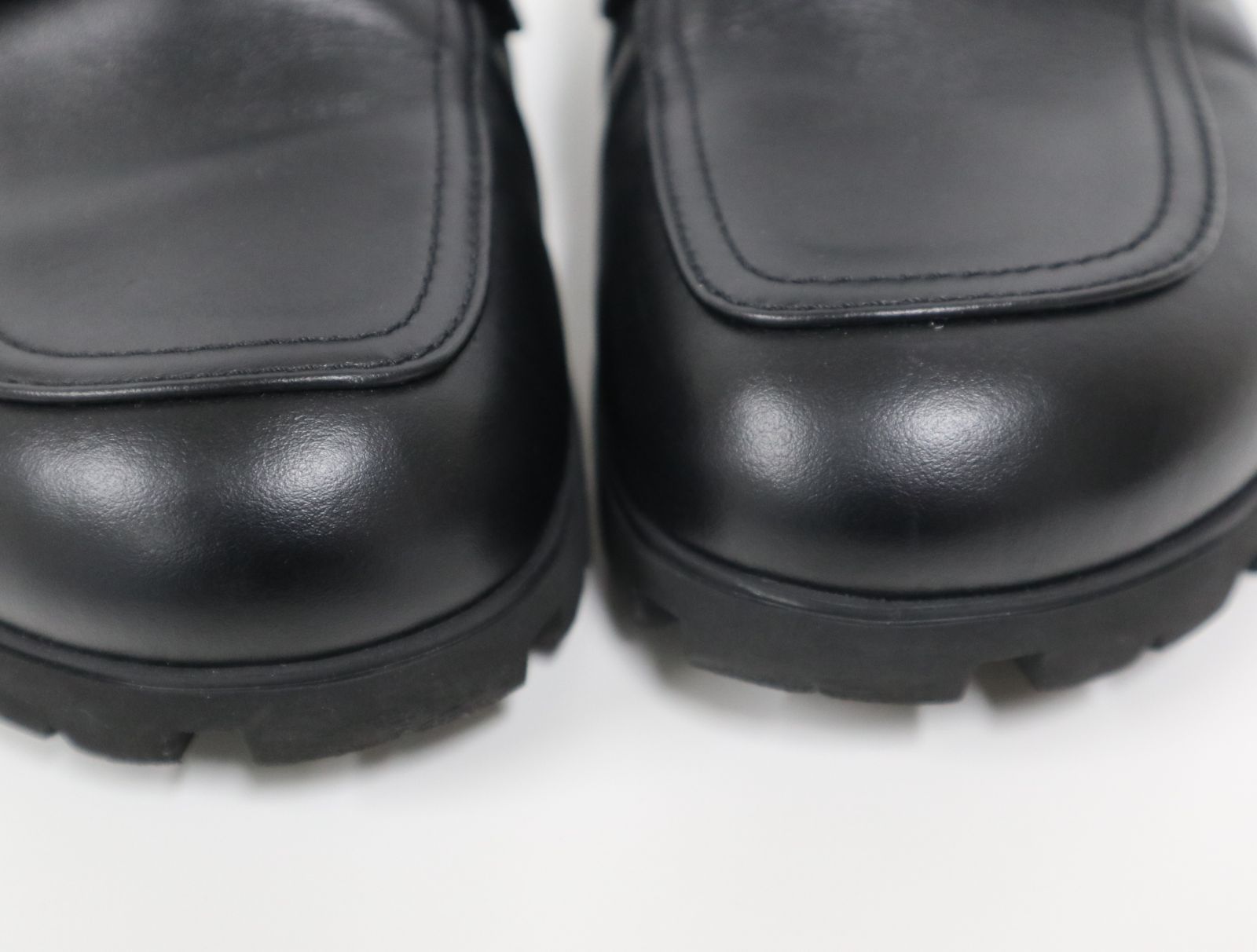 トライアングルロゴ カーフレザー