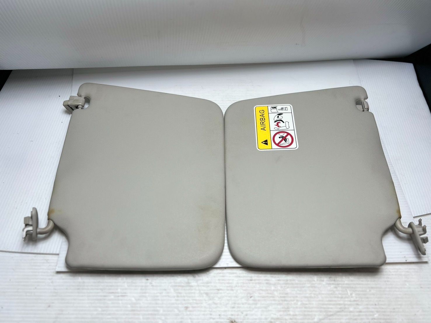 【純正パーツ】　日産　ルークス　B21A　サンバイザー　室内用　左右セット　日除け　中古パーツ　汚れ多少あり　鏡付き