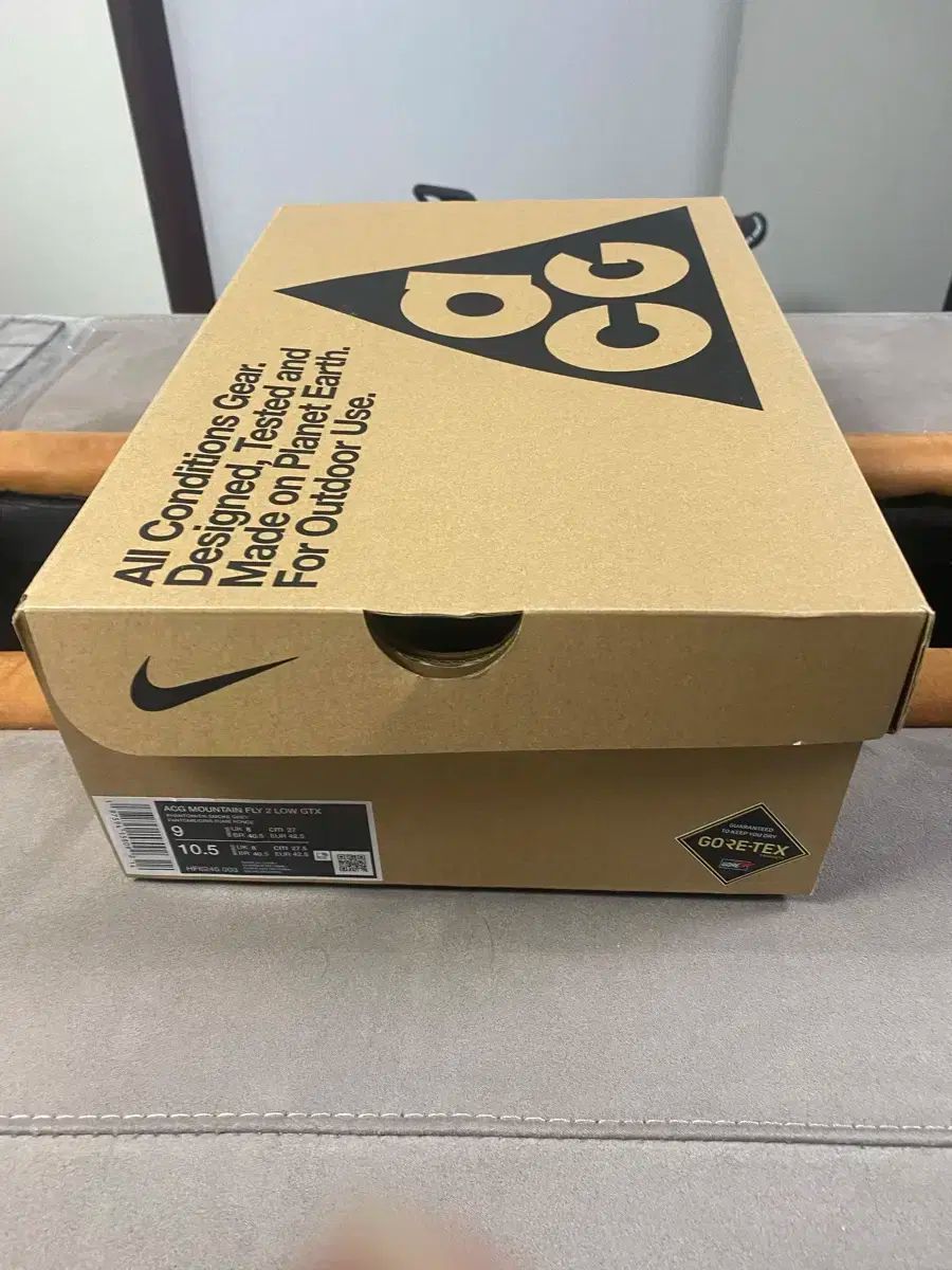 トレイルシューズ 白