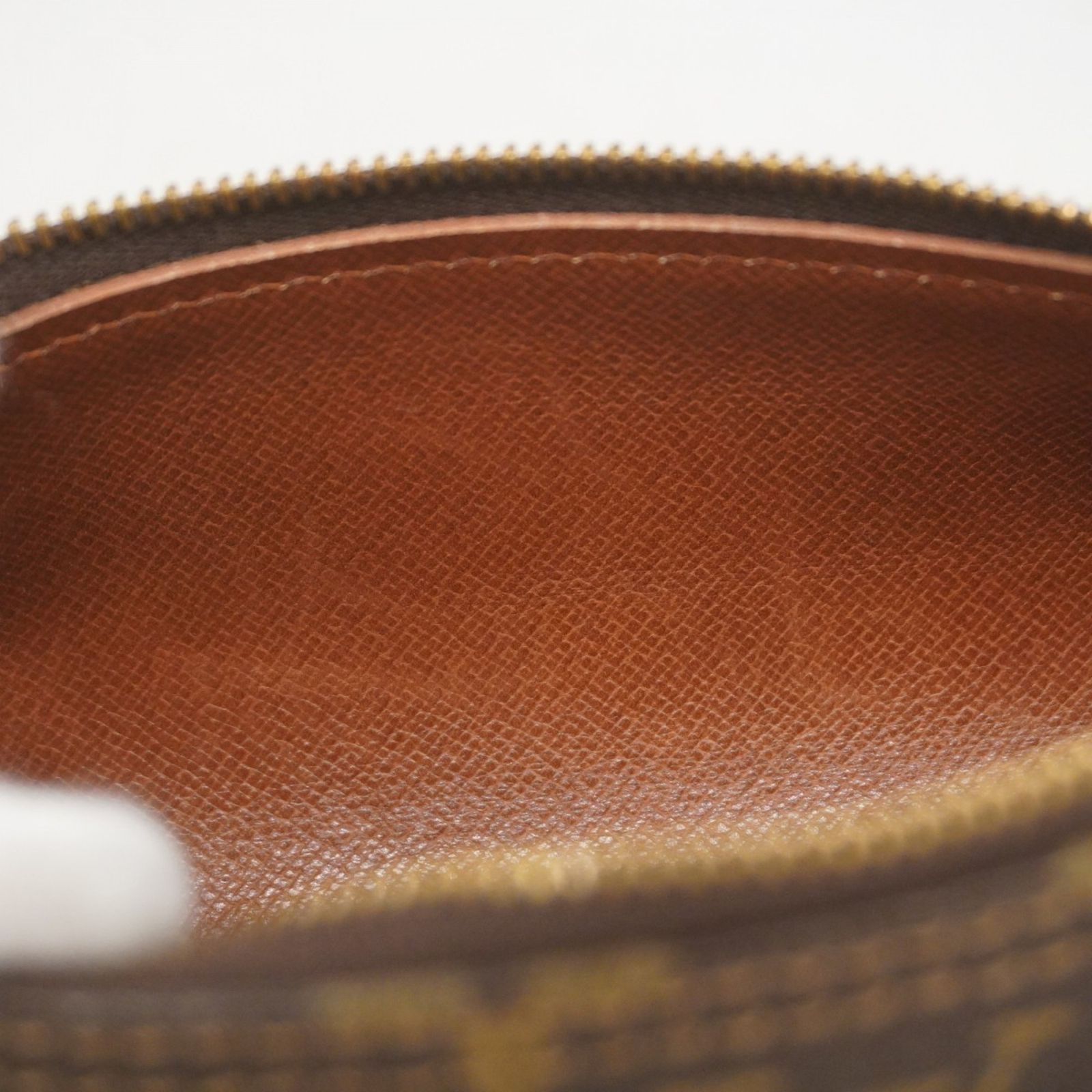 Vuitton ルイ